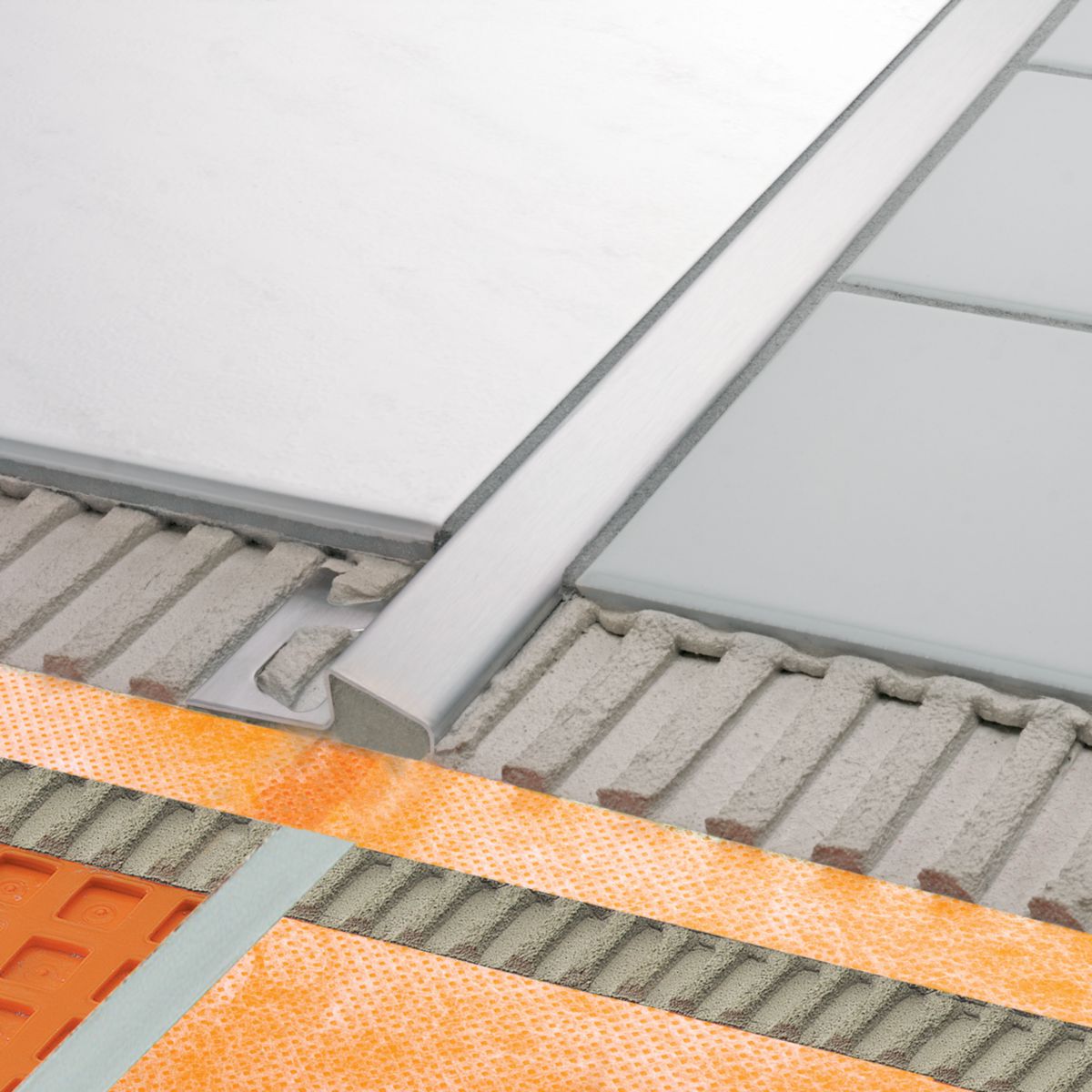 Profilé en aluminium naturel anodisé mat pour revêtement de sol Reno