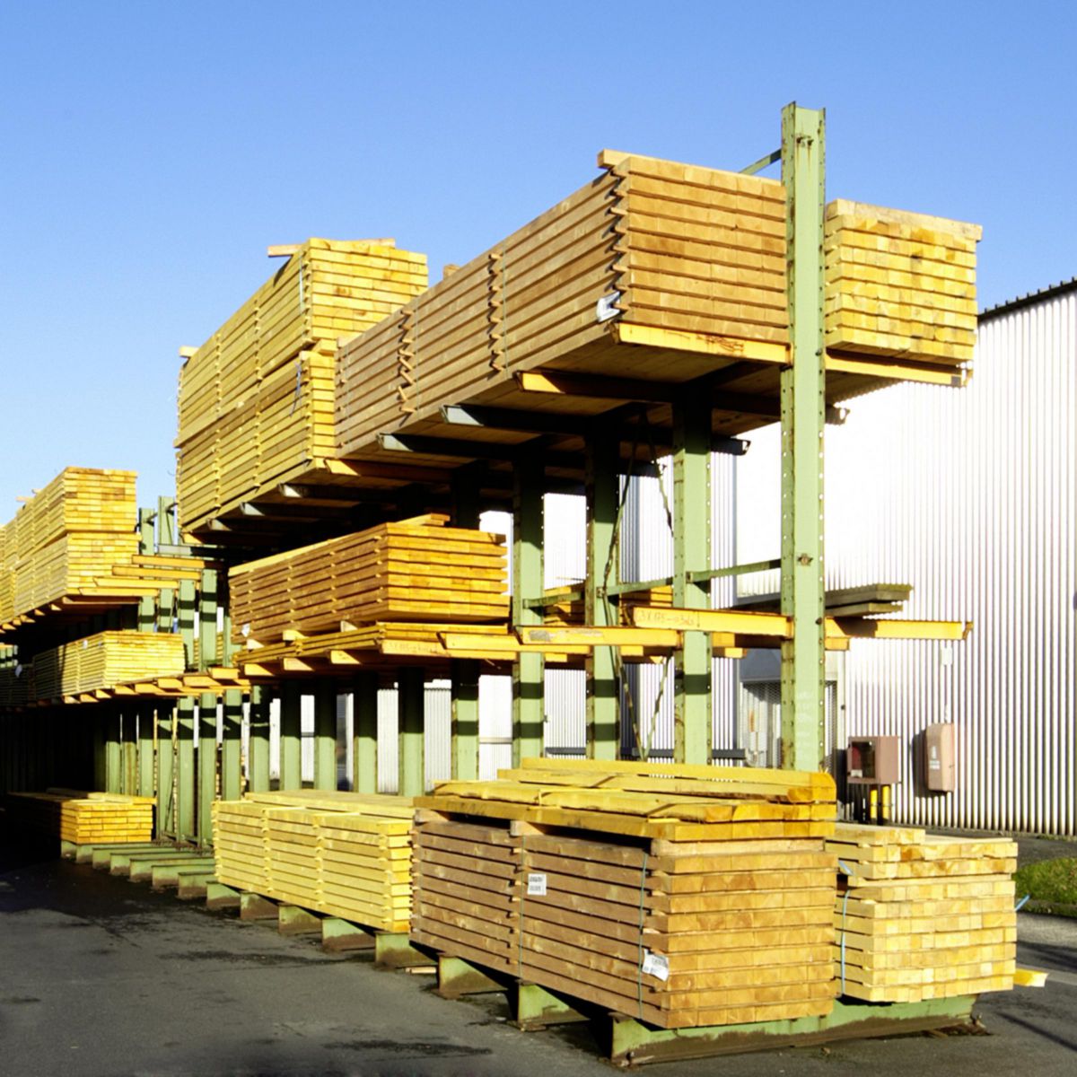 Bois d'ossature Sapin ou Epicea C24 traité classe 3 raboté 4 faces 45x195mm longueur 5,40m